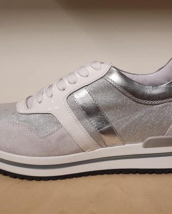 Hip shoe style zilver met wit sneaker